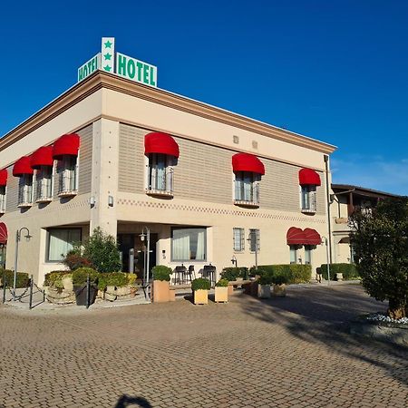 Hotel Lenotel Bagian luar foto
