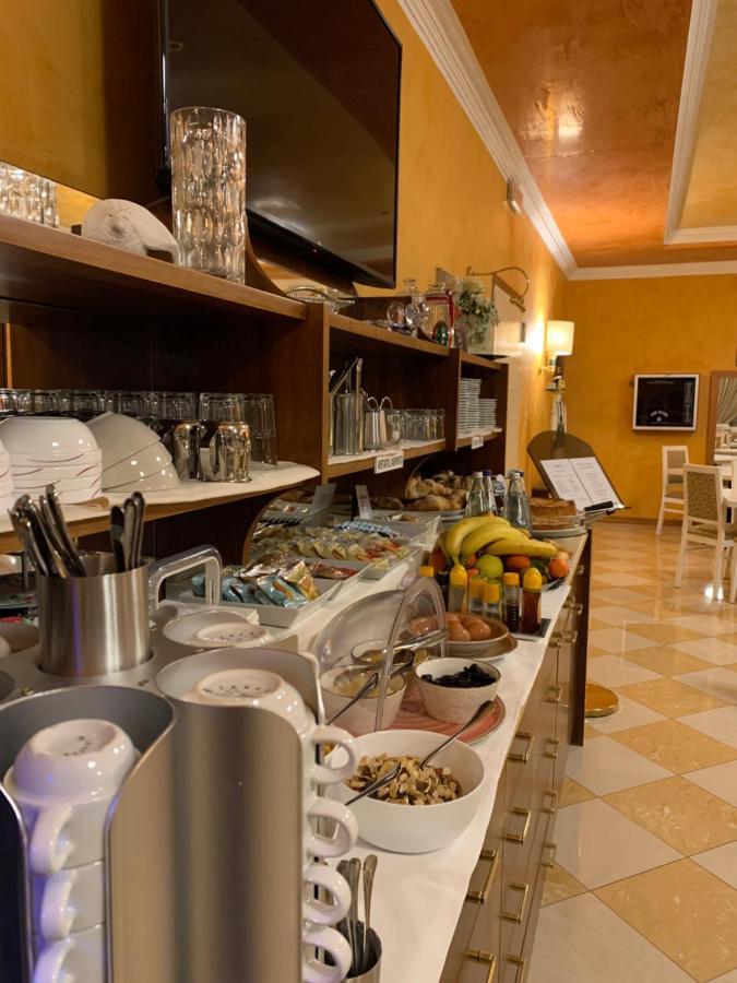 Hotel Lenotel Bagian luar foto