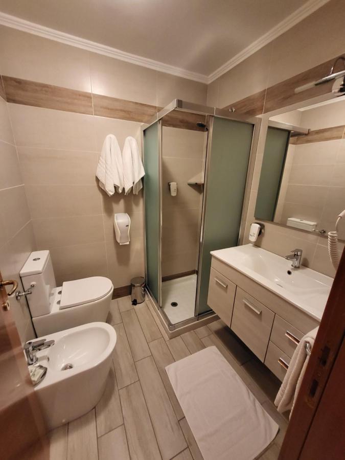 Hotel Lenotel Bagian luar foto