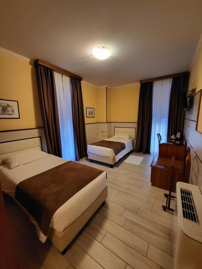 Hotel Lenotel Bagian luar foto