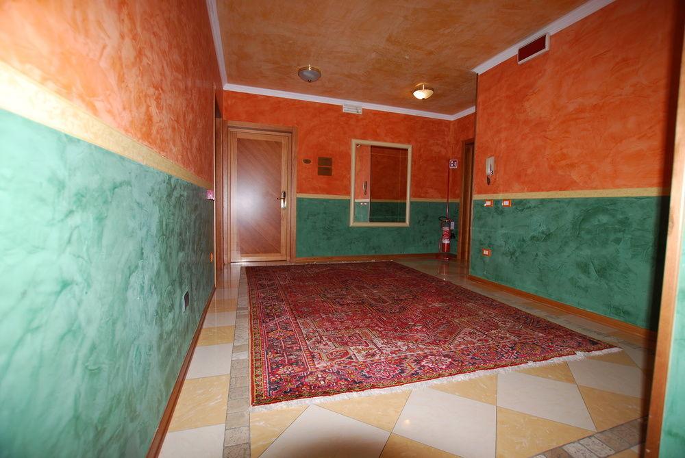 Hotel Lenotel Bagian luar foto